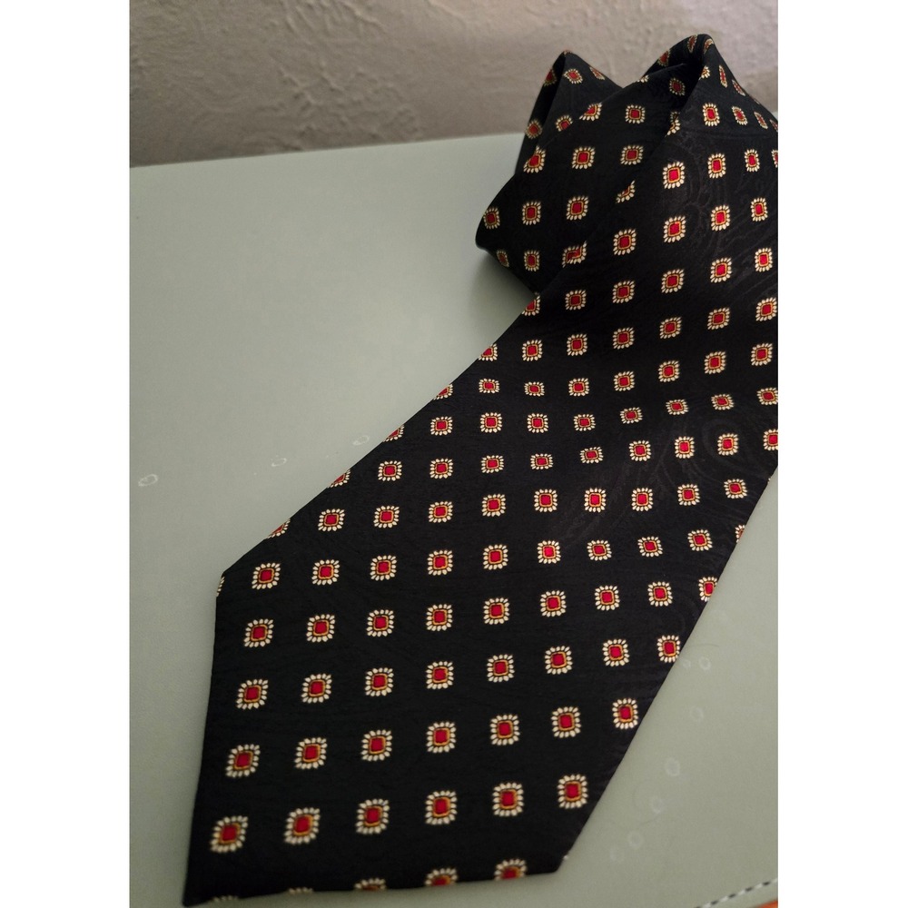 Studio 890 Mens Black Red Gold Medallion Paisley Jacquard Silk Blend Necktie 4"